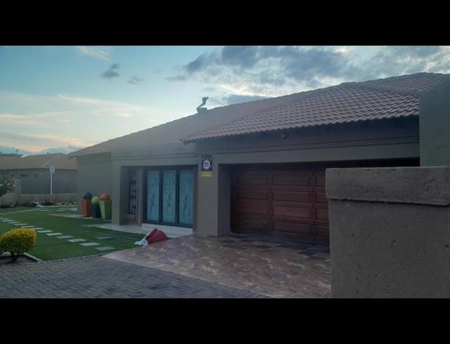 4 BEDROOM HOUSE FOR SALE IN BENDOR PARK